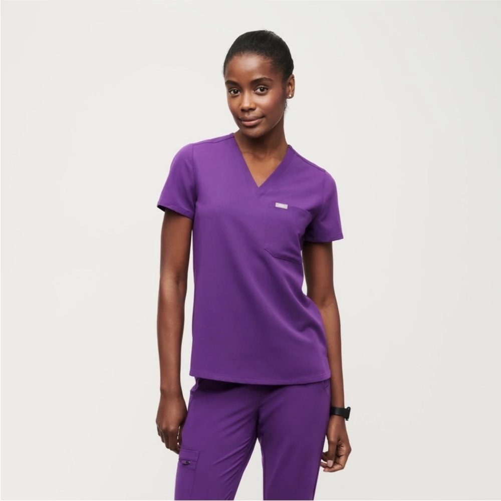 FIGS Women's Catarina- One Pocket Scrub Top in Digital Grape - Small